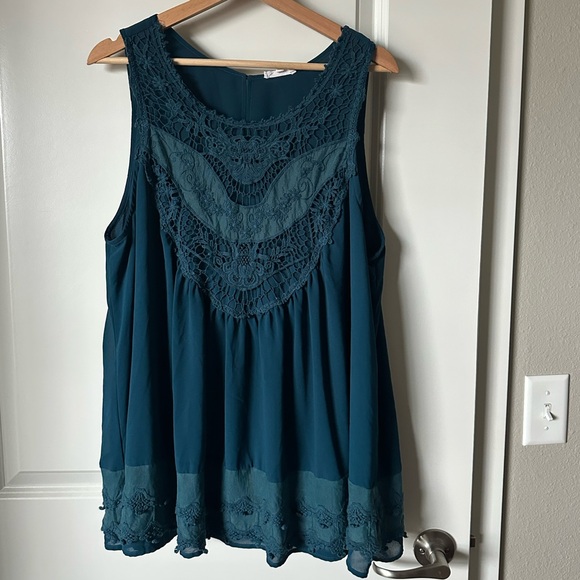 Teal Sleeveless Lace Top - Picture 1 of 4